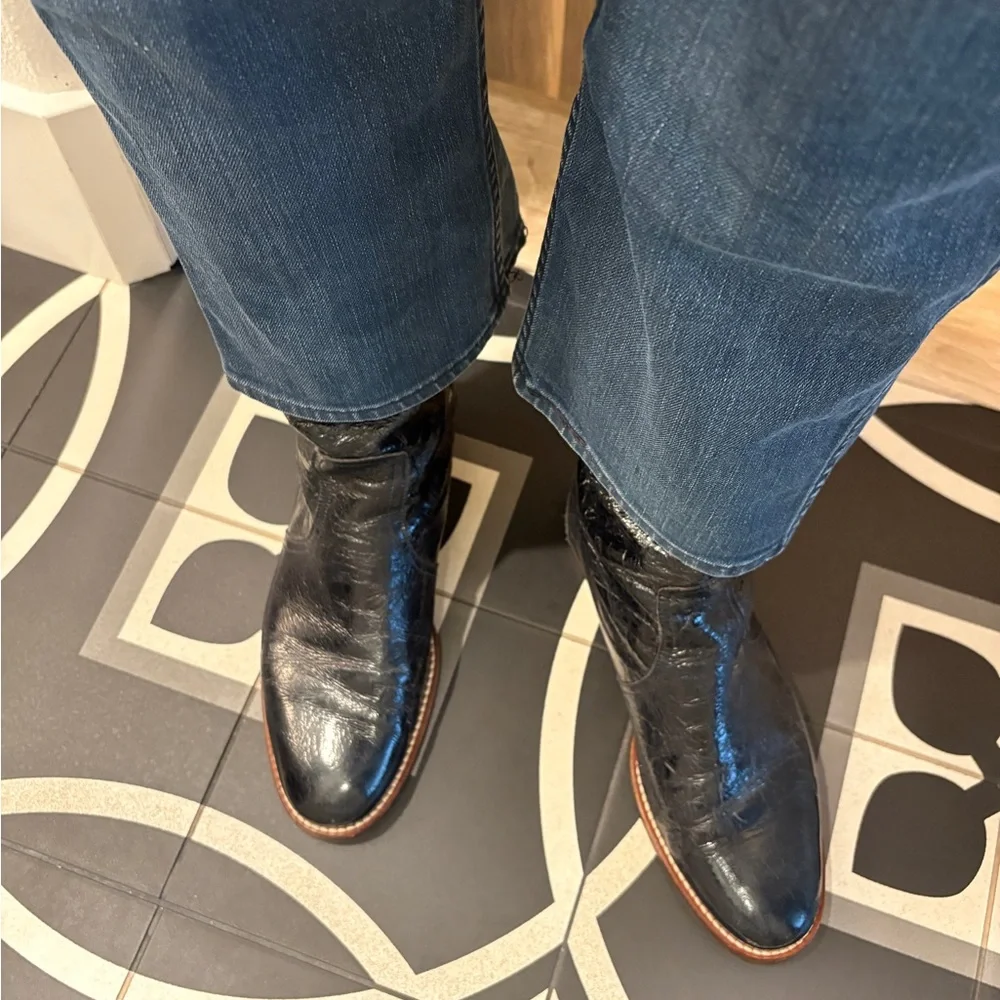 Barney’s CO-OP French Navy patent tall slip on Classic Riding Boot EUC